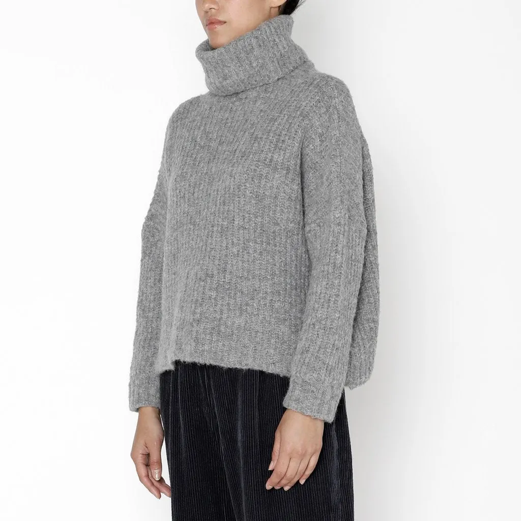 7115 by Szeki Ribbed Turtleneck