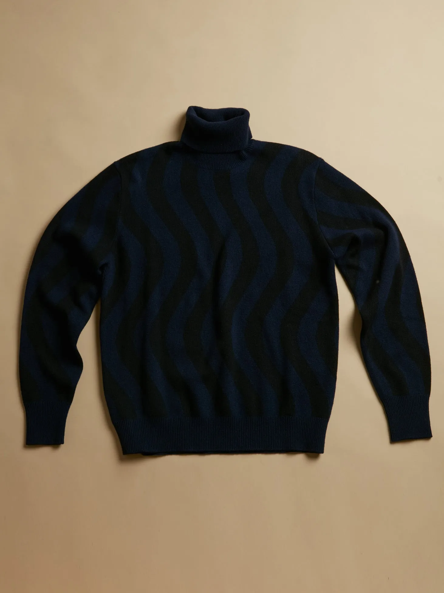 AARCO TURTLENECK WITH WAVE PATTERN