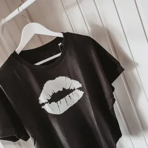 Boxy black lips tee *boxy relaxed fit*