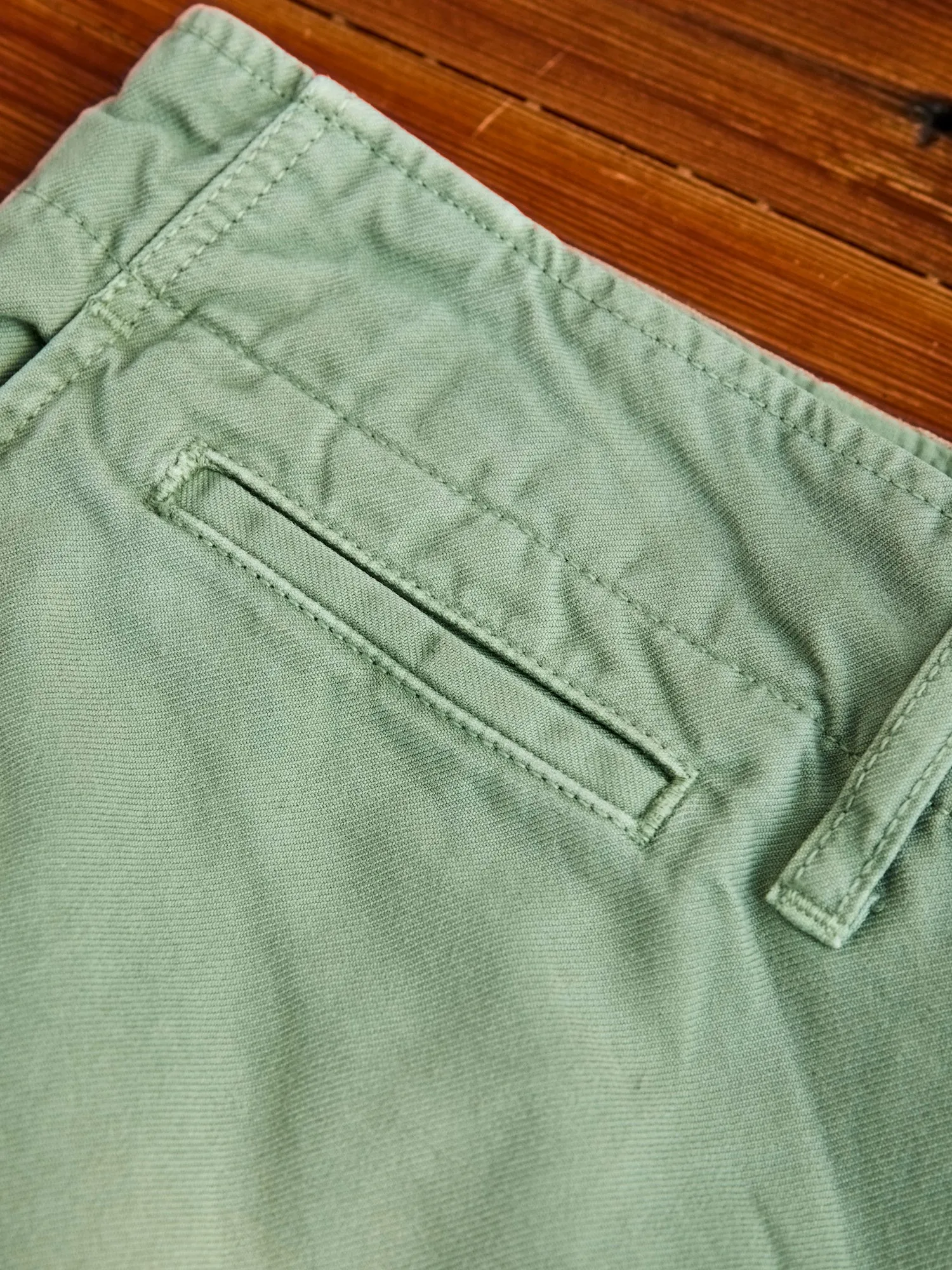 Damaged Field Chino Pants in Green