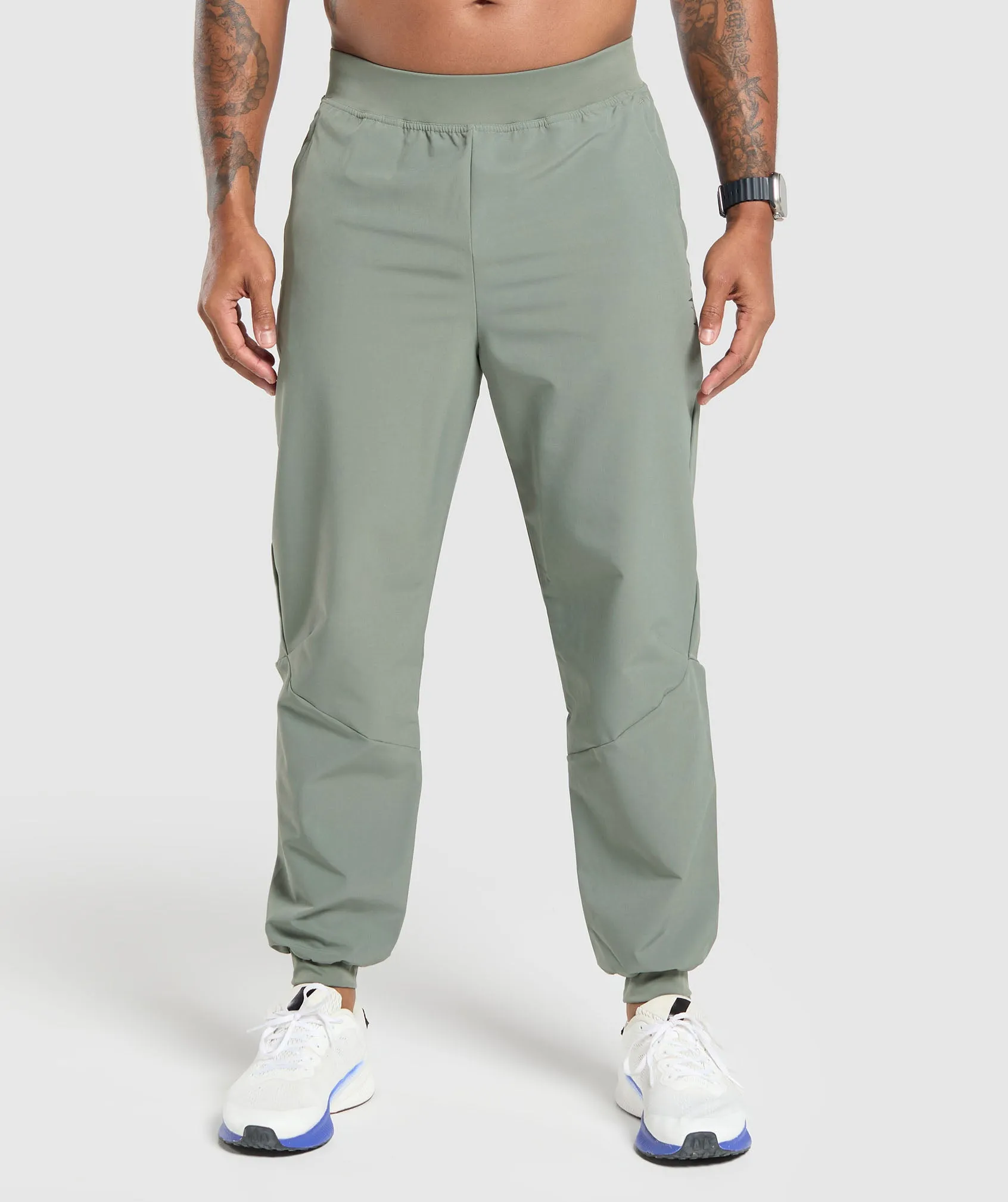 Gymshark Ease Woven Joggers - Unit Green