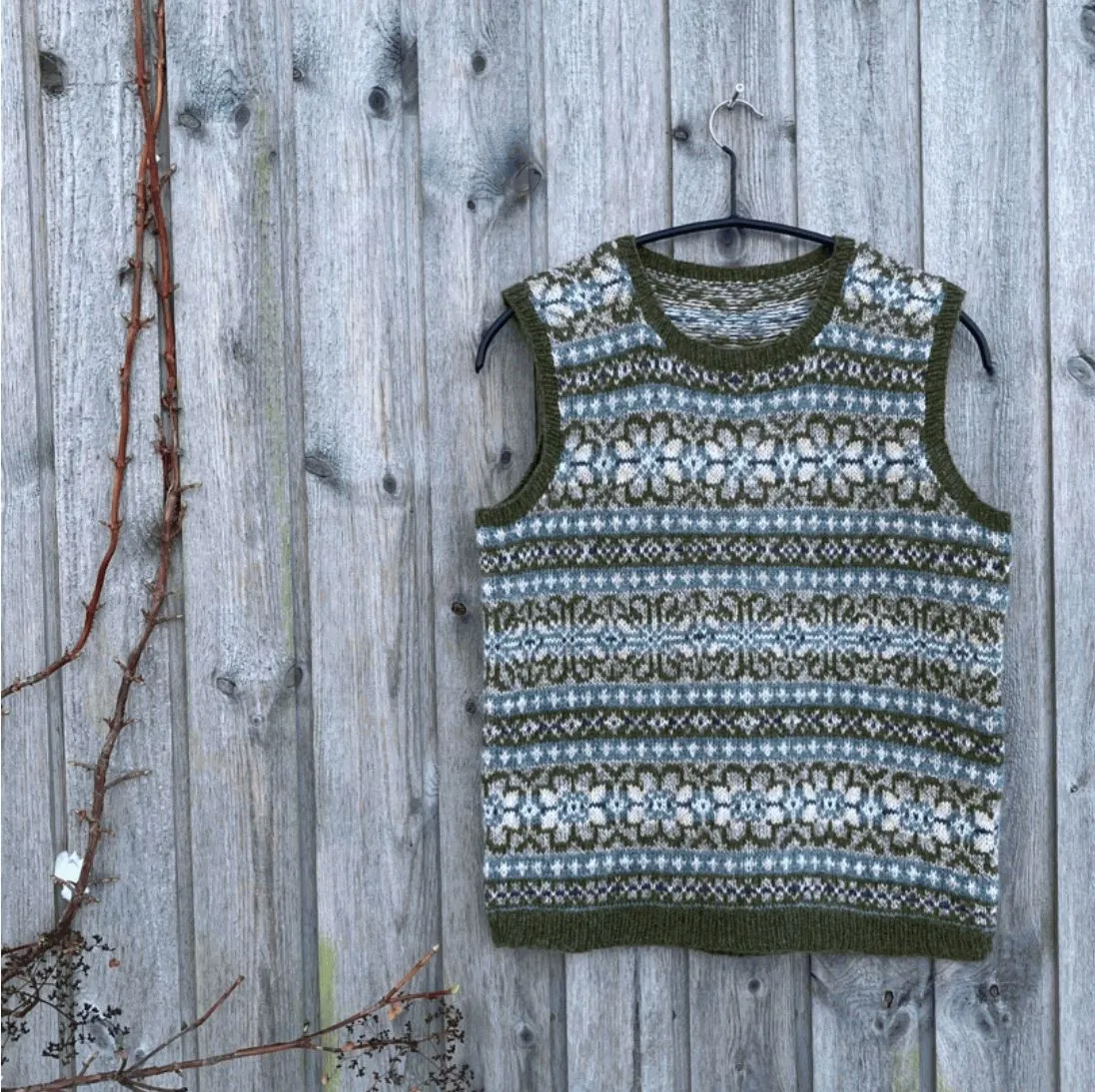 Mols slipover vest by Ruth Sørensen, knitting pattern