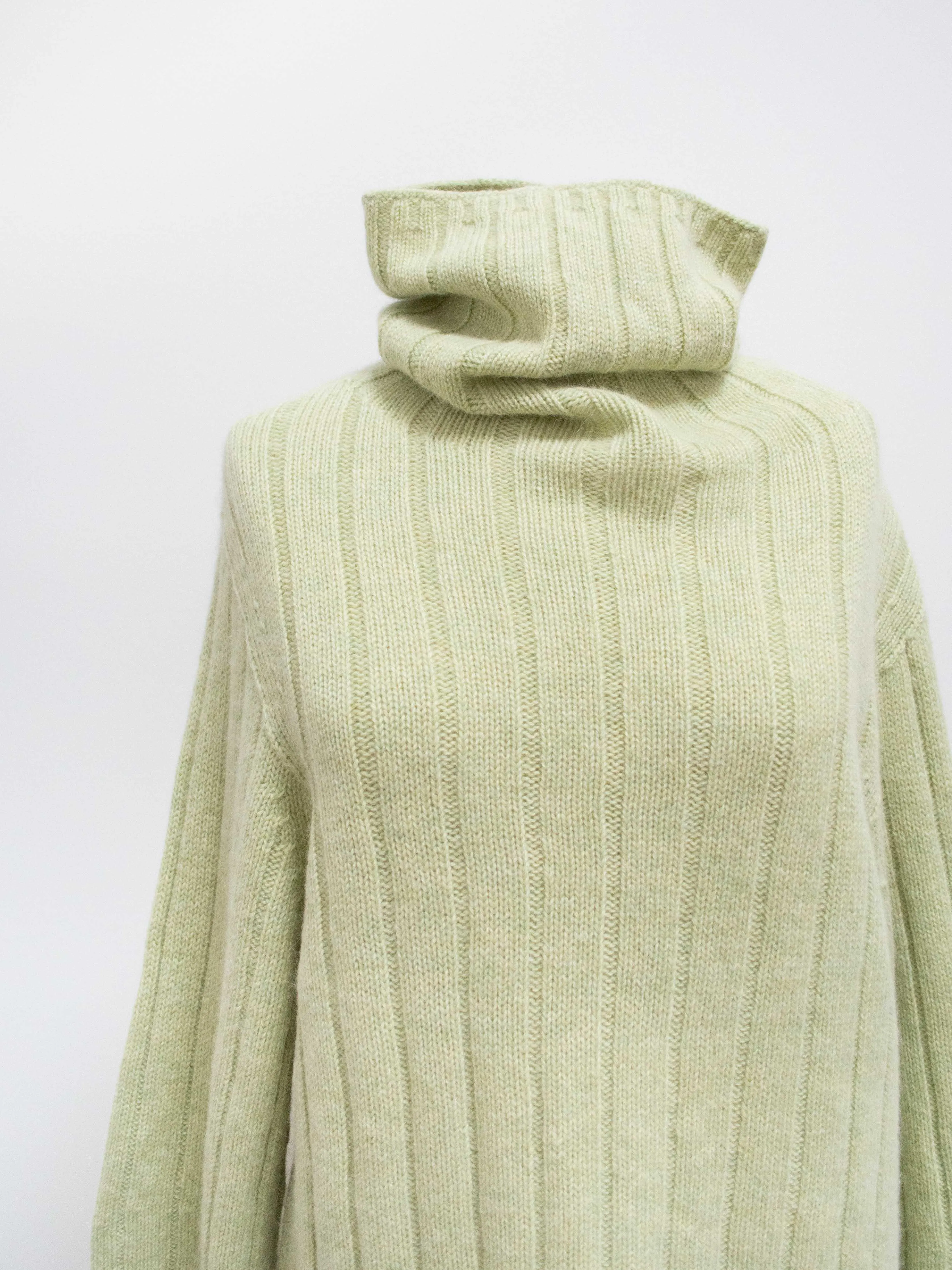 Royal Baby Alpaca Chunky Turtleneck Sweater - Light Green