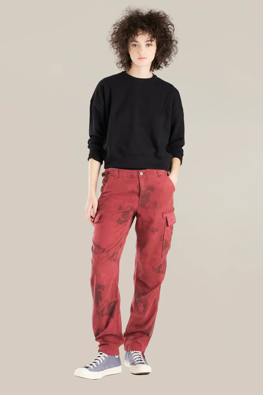 Silk relaxed cargo pants in Burgundy