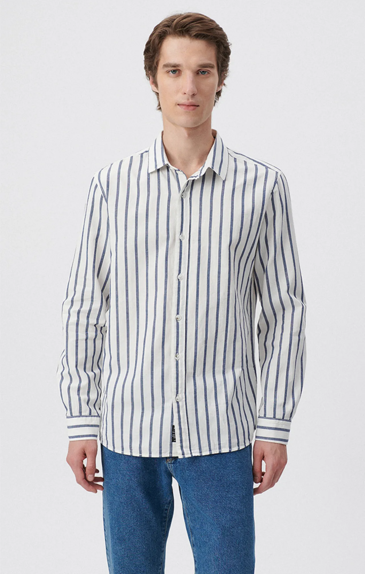 STRIPED BUTTON-UP LONG SLEEVE SHIRT IN DARK DENIM WHITE STRIPE