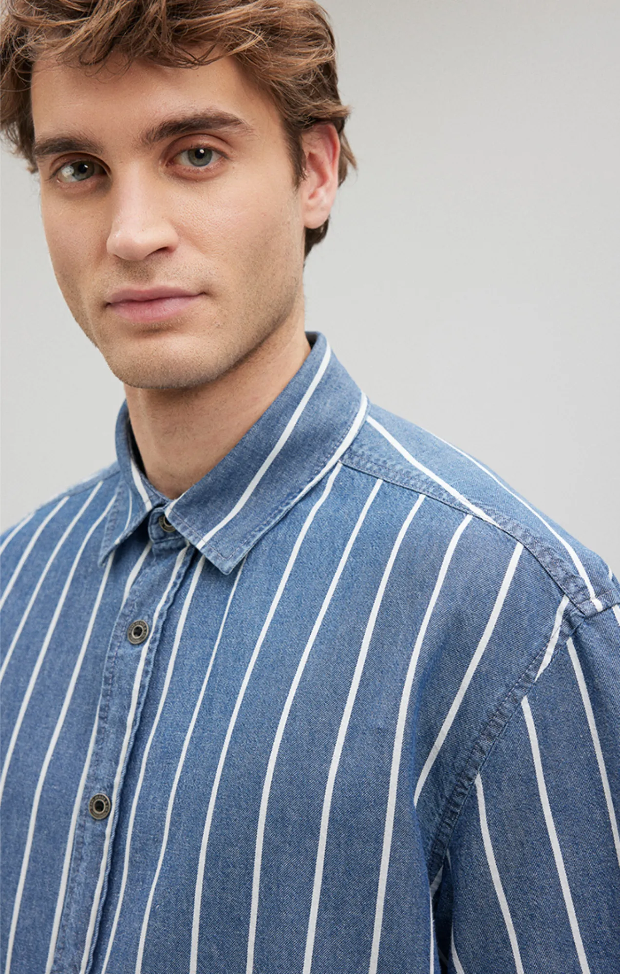 STRIPED BUTTON-UP SHIRT IN INDIGO