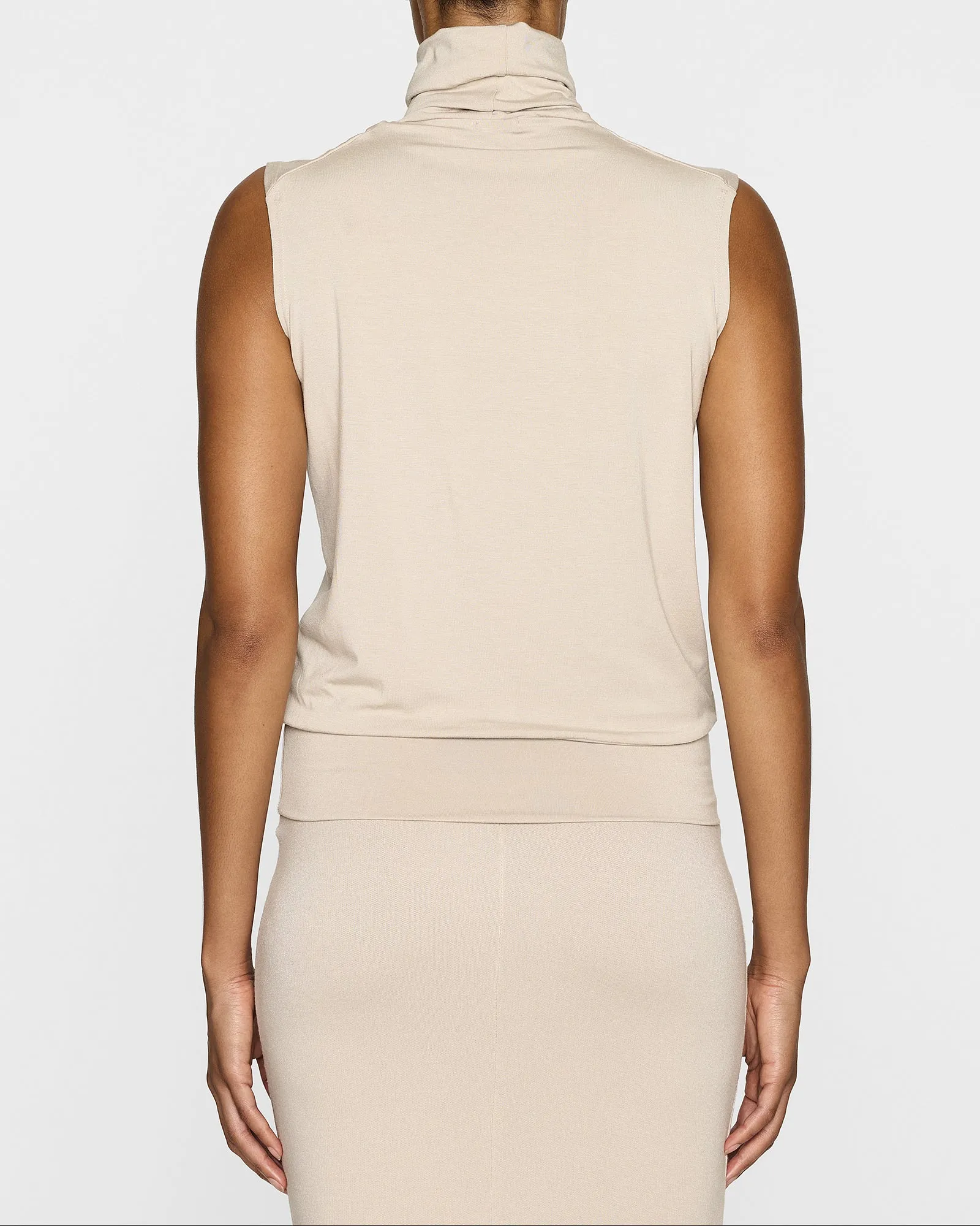 The Sleeveless Turtleneck LITE