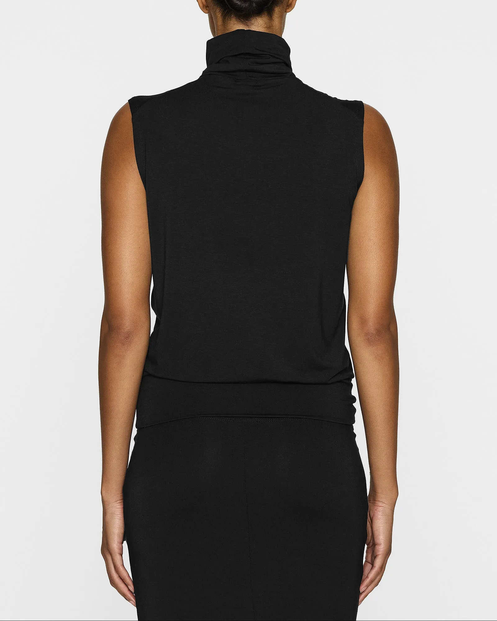 The Sleeveless Turtleneck LITE