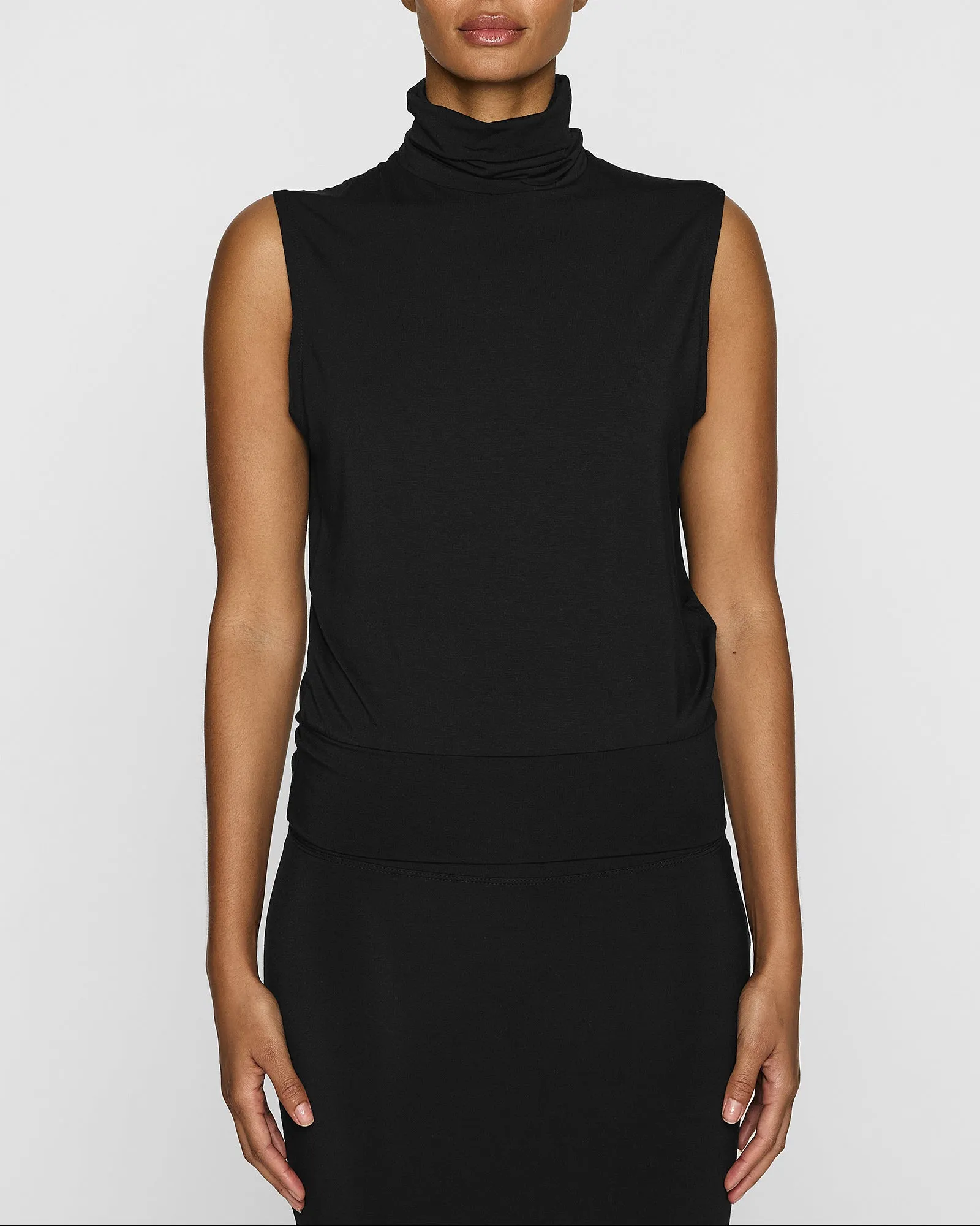 The Sleeveless Turtleneck LITE