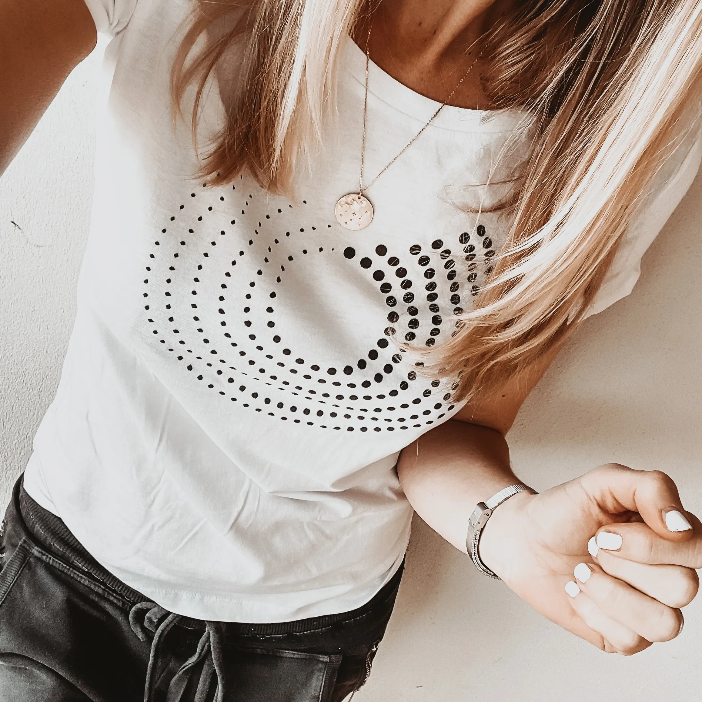 White black DOTS tee