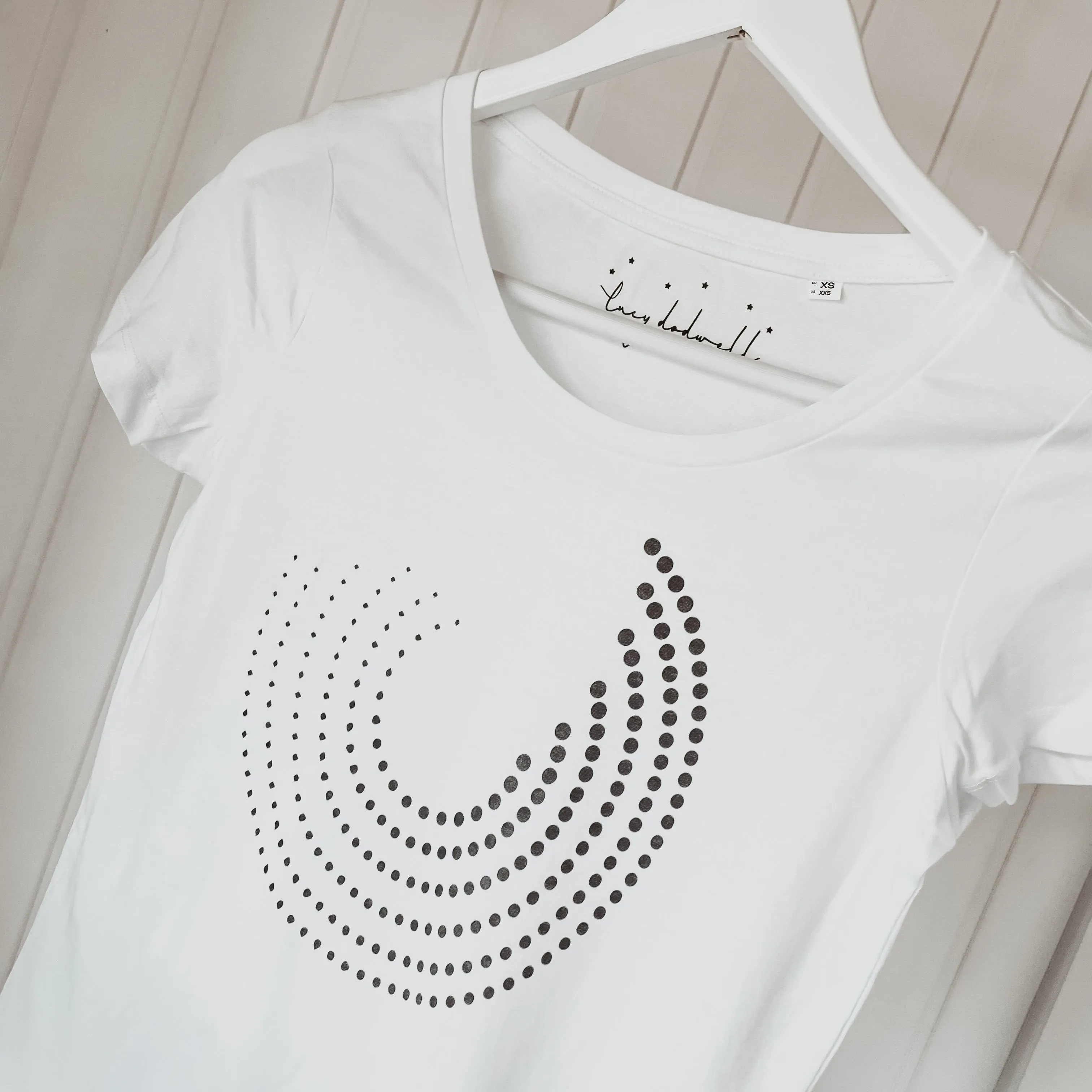 White black DOTS tee