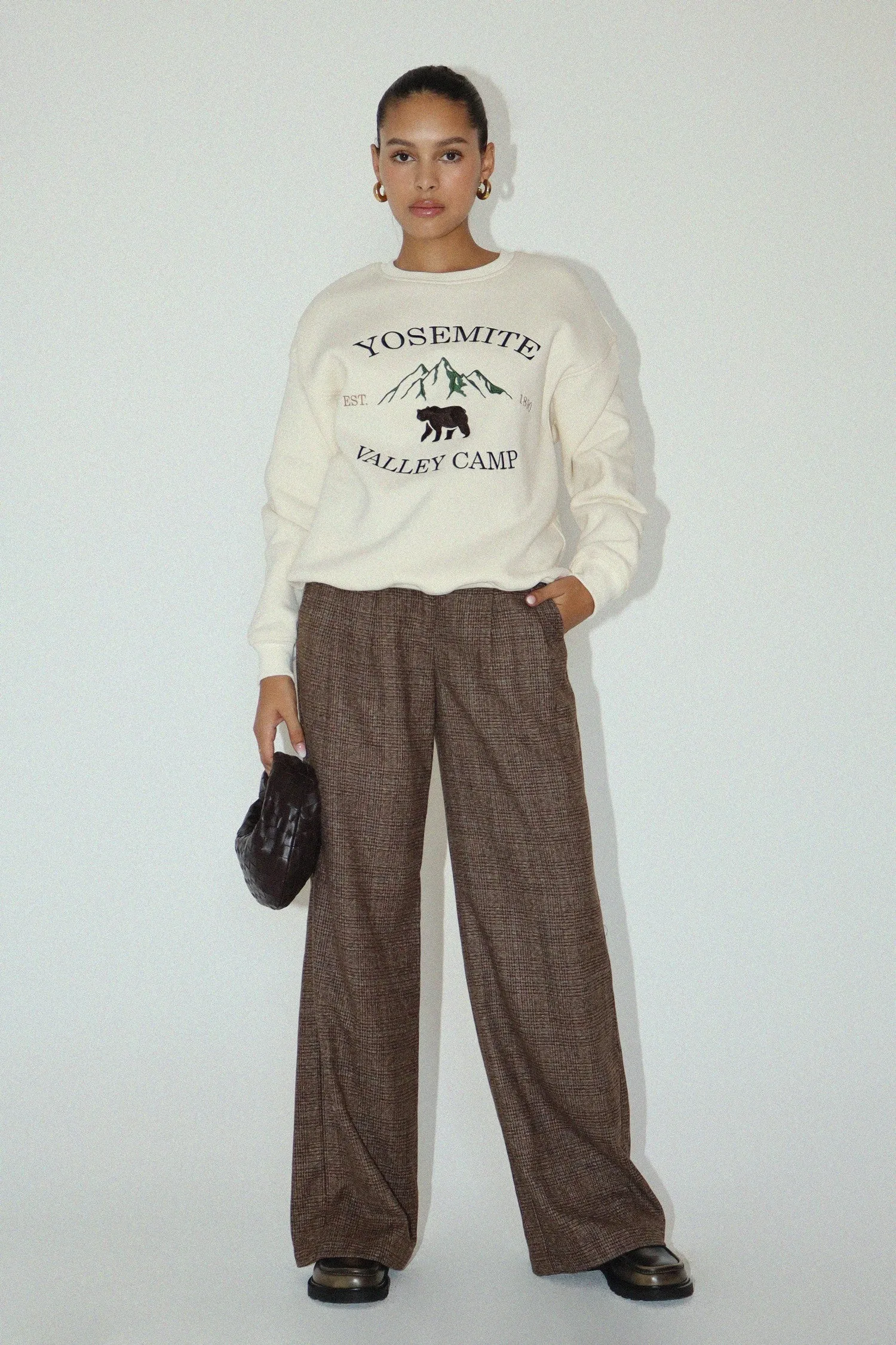 Yosemite Embroidery Pullover Cream